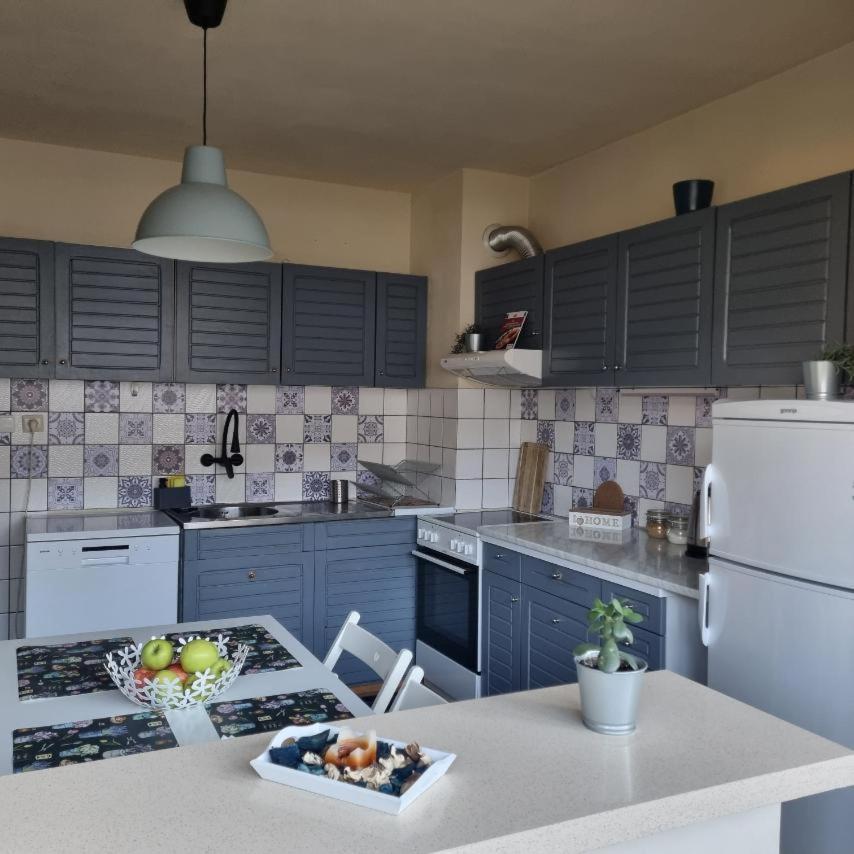 Spacious 3 Bedroom Apartment, Close To Metro Station Sofia Exterior foto